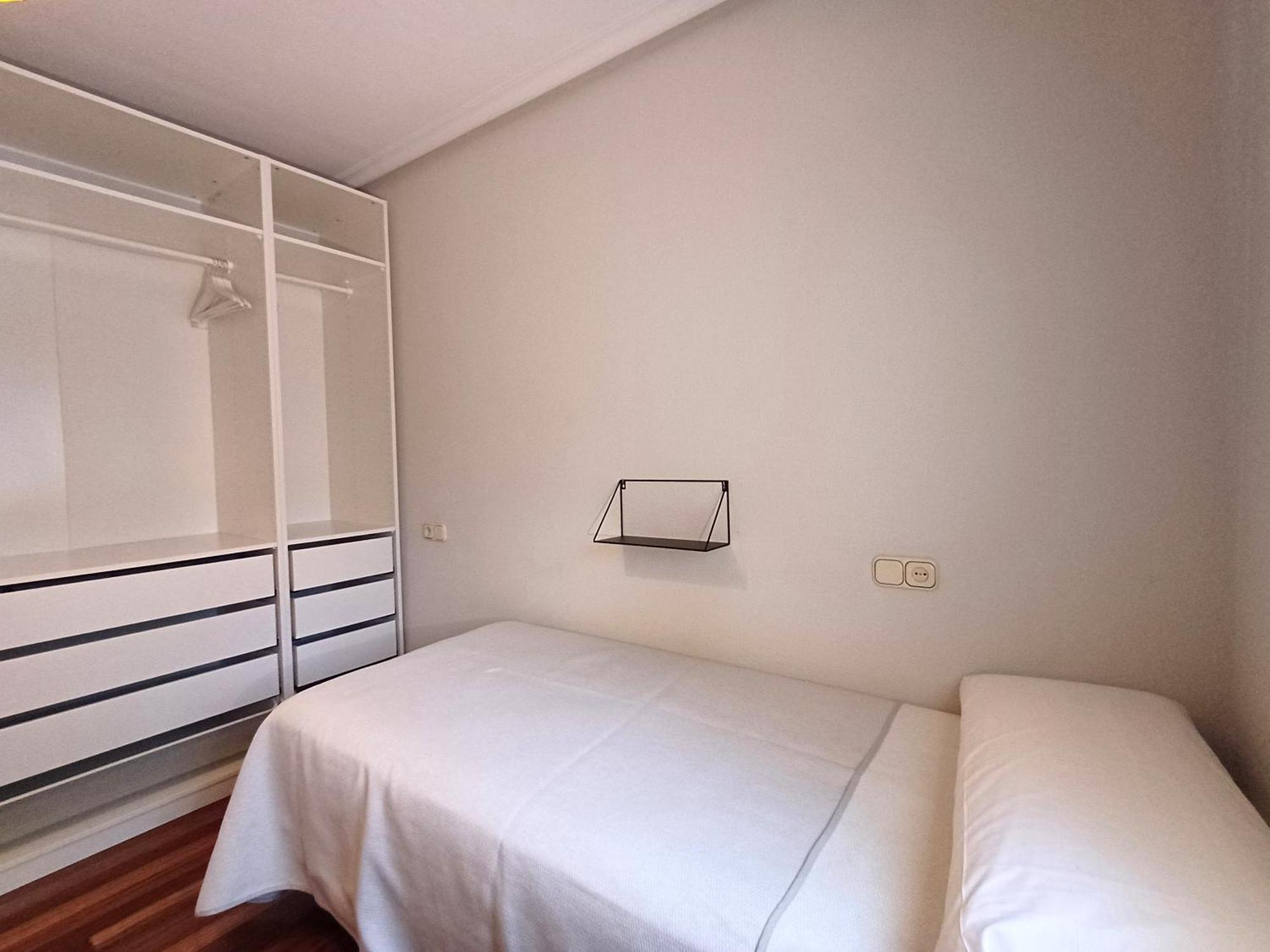 4J - Ourense Centro Con Parking Exterior foto